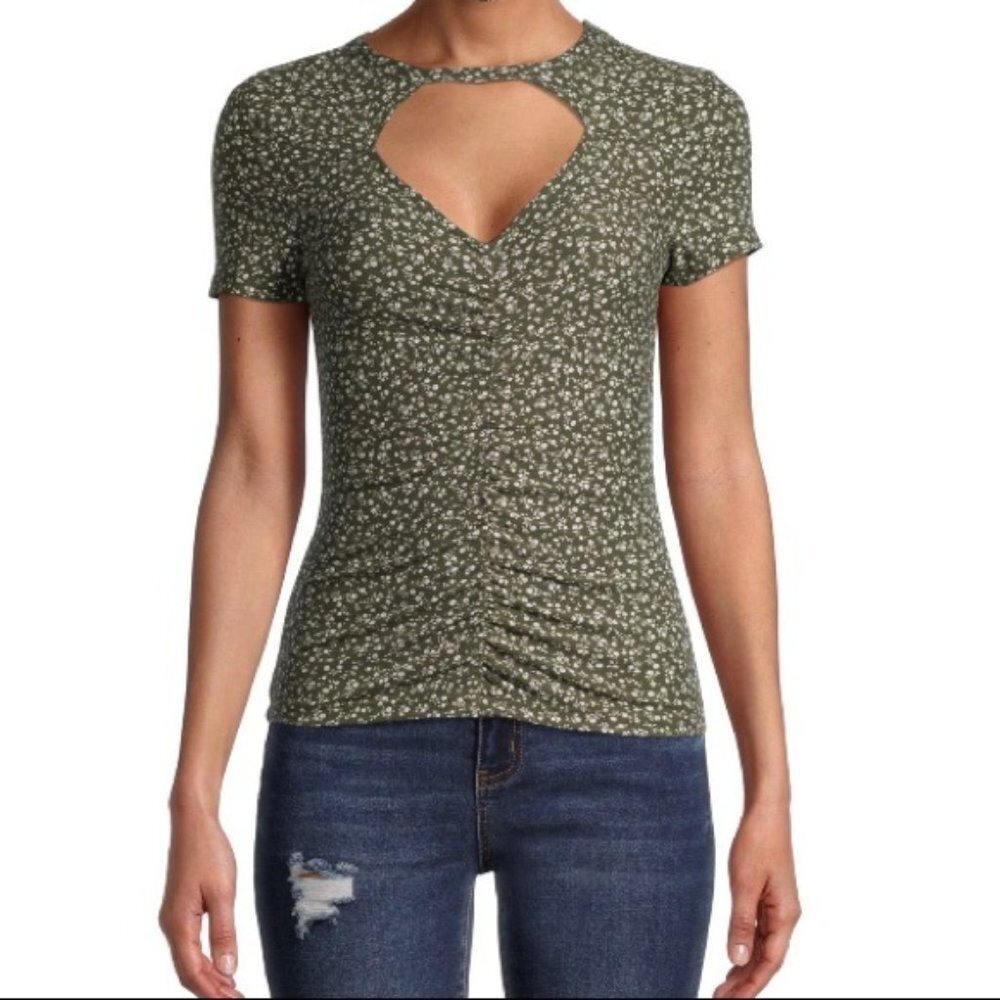 No Boundaries Junior’s Print Cutout T-Shirt